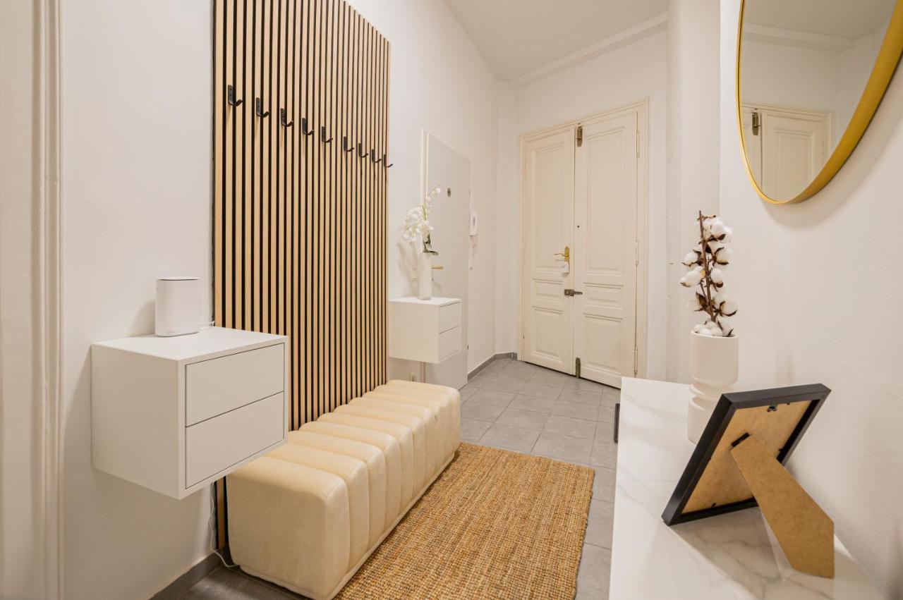 Charming Apt Perfect For 4-6 Tram, Self-Checkin Вена Экстерьер фото