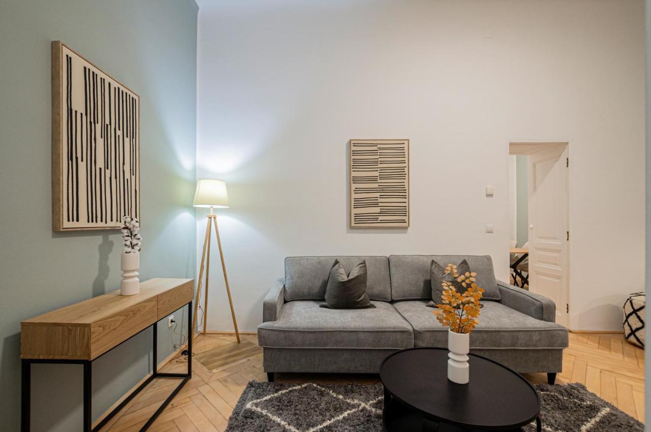 Charming Apt Perfect For 4-6 Tram, Self-Checkin Вена Экстерьер фото